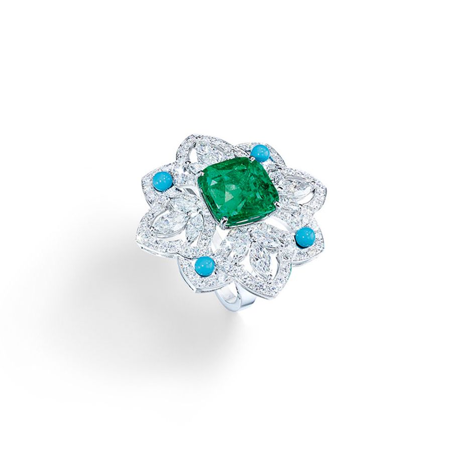 Anello a Cuscino con Smeraldo